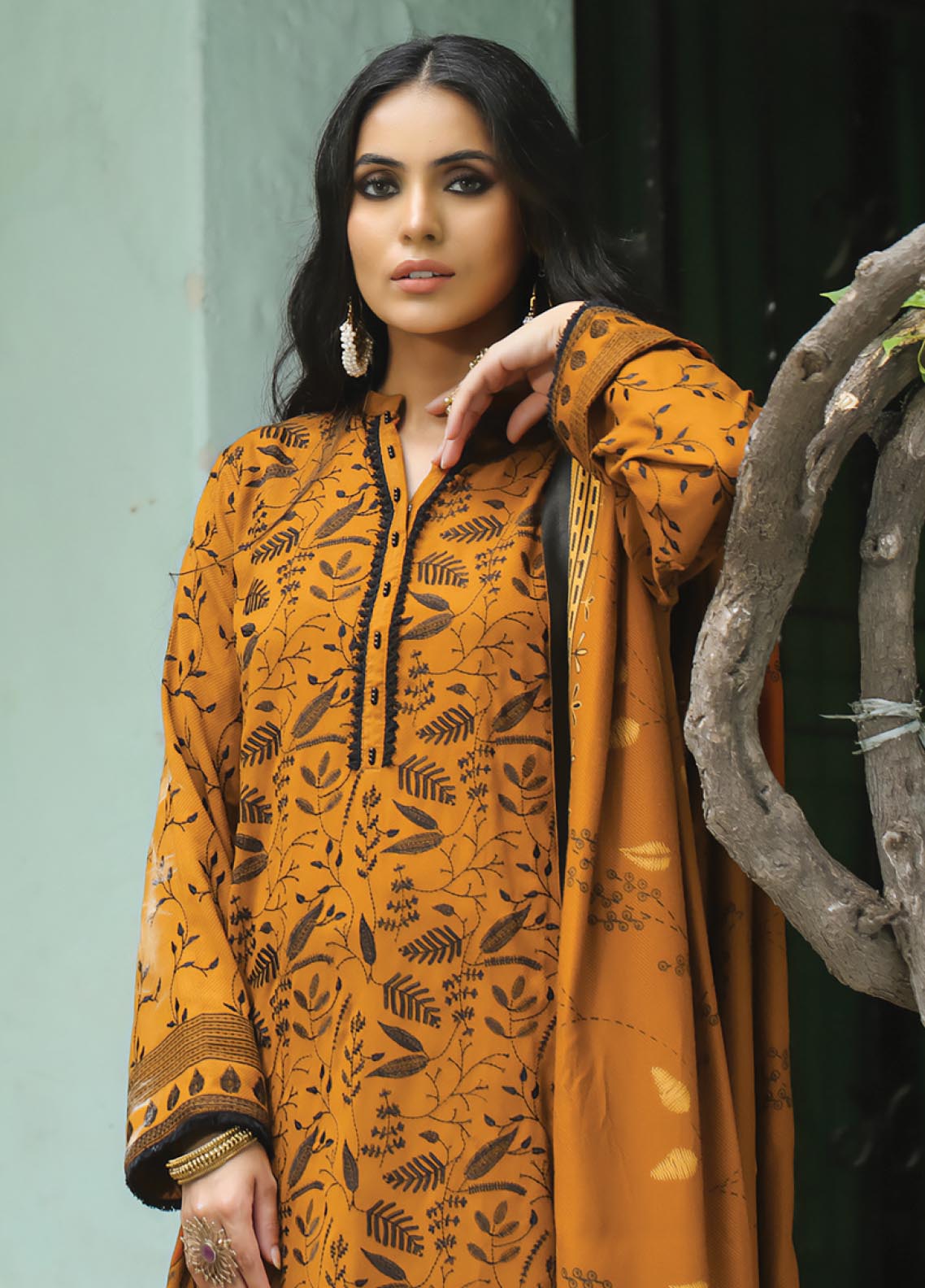 D#35 LSM Lakhany Cashmi Vool Emb Collection 1022