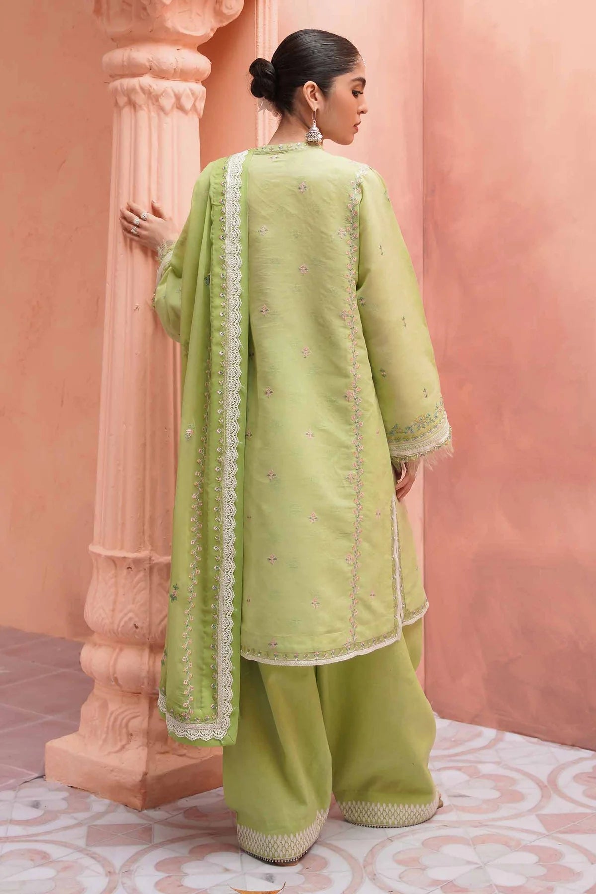 D#15B Zara Shahjahan Emb Lawn Collection 323