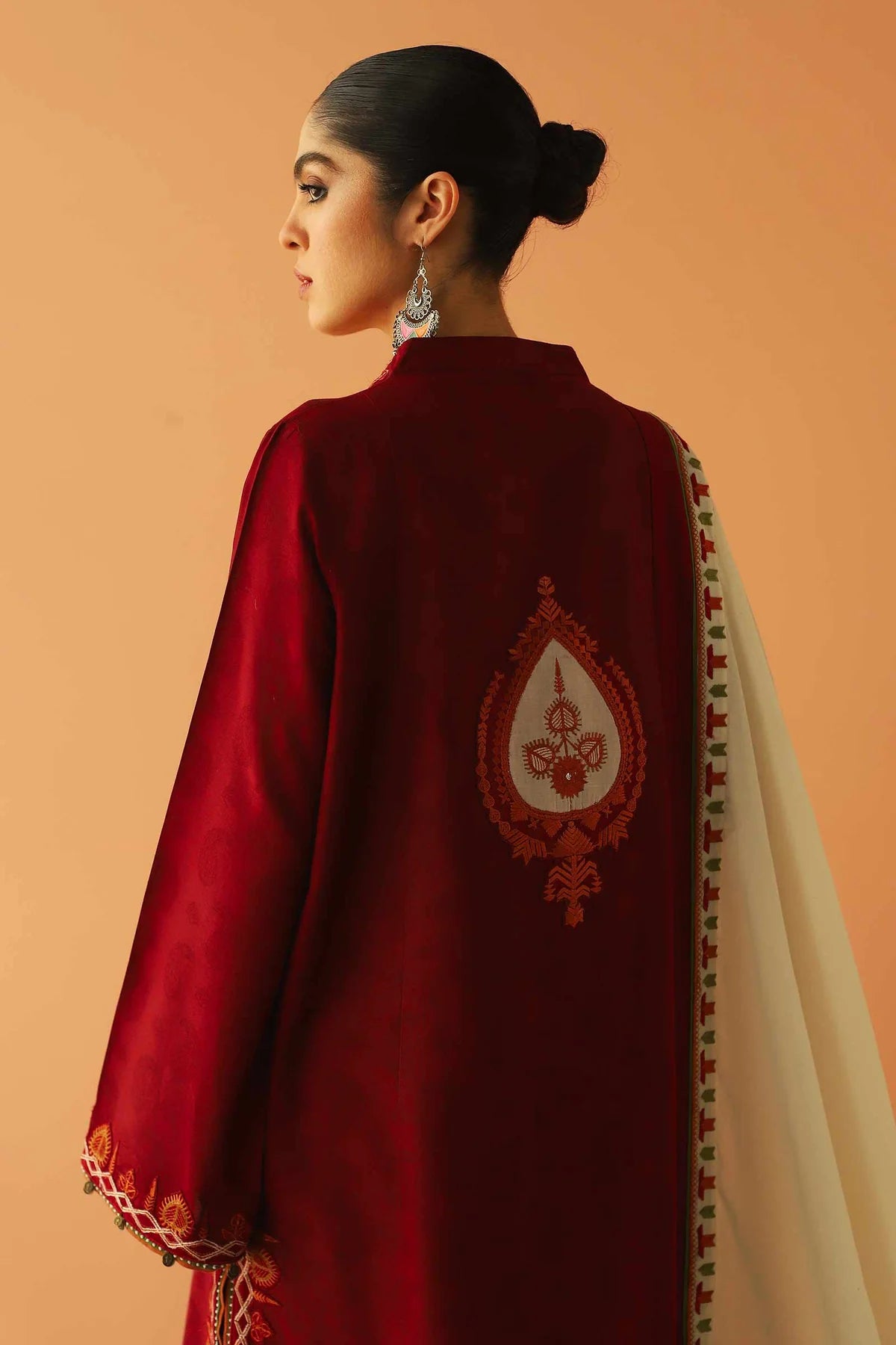 D#8A Zara Shahjahan Emb Lawn Collection 323