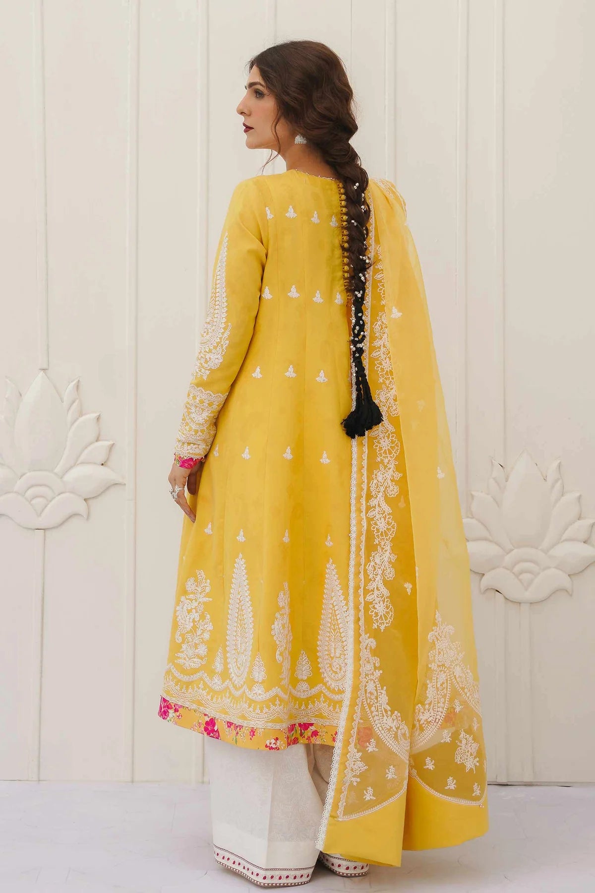 D#9B Zara Shahjahan Emb Lawn Collection 323