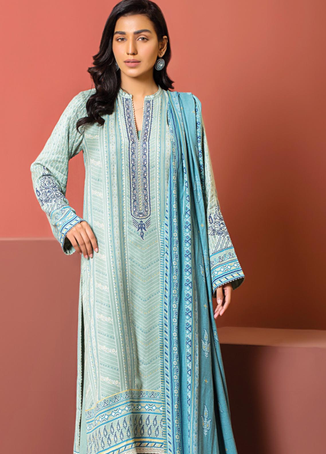 D#387 LSM Lakhany Dareechay Emb Collection 1122