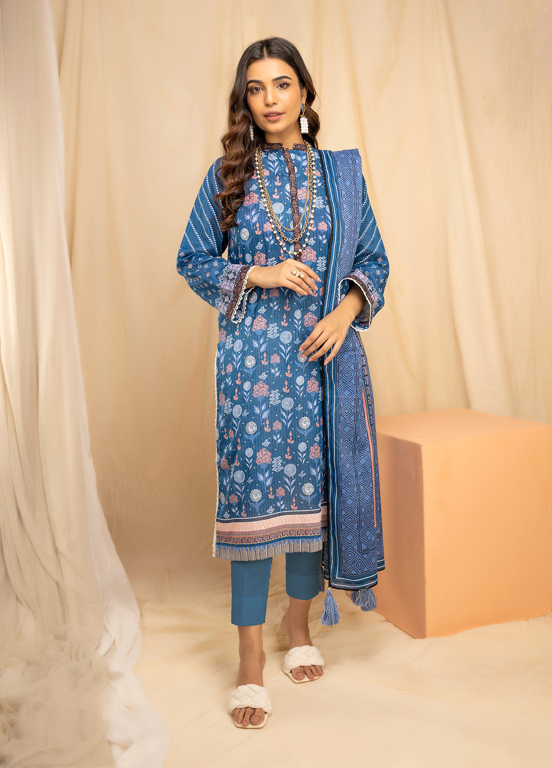 D#33A LSM Lakhany Komal Printed Lawn 3Pc 123 V-1
