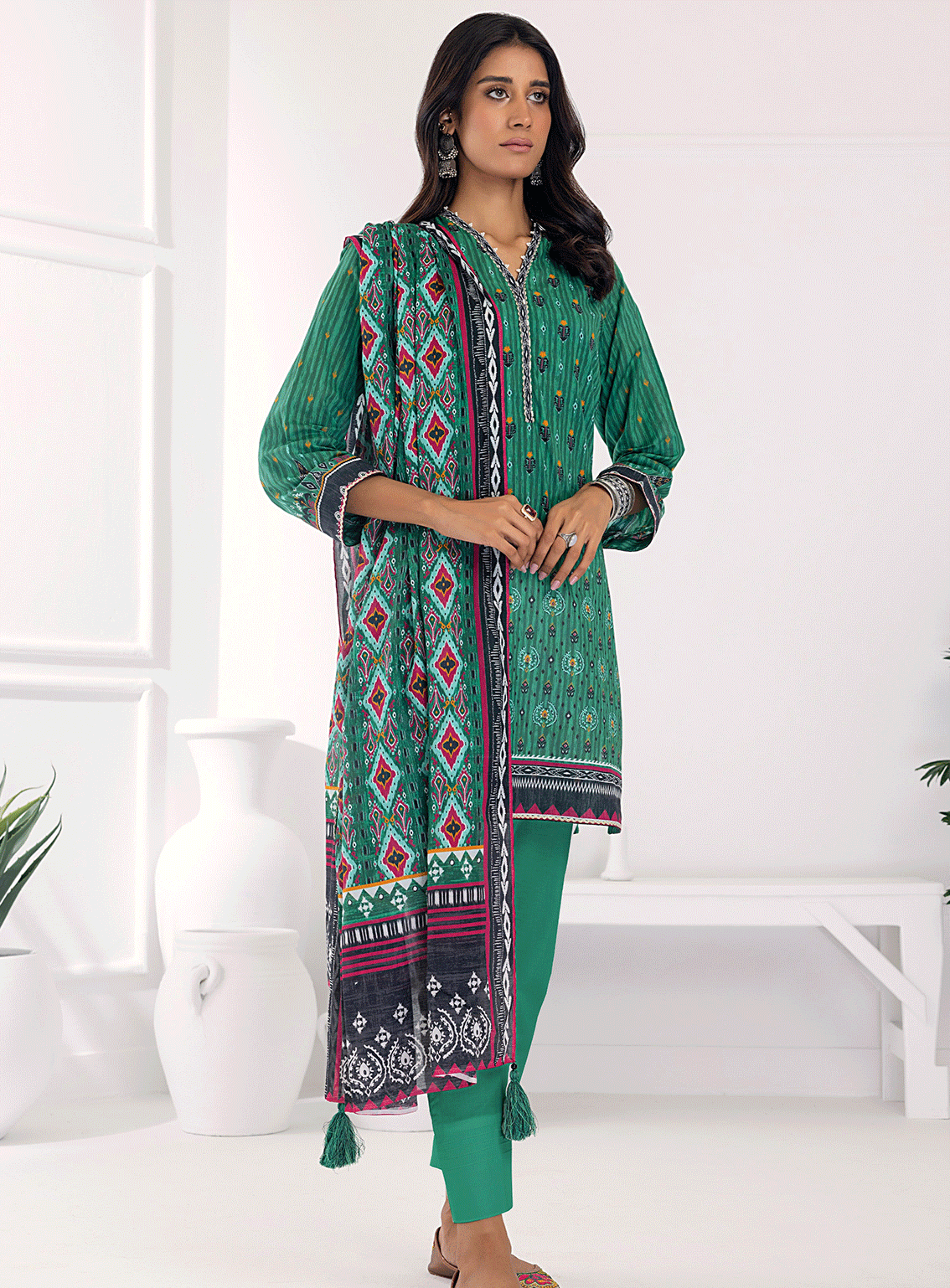 Lakhany By LSM Printed Lawn Stitched 3 Piece Suit - LG-AA-0022