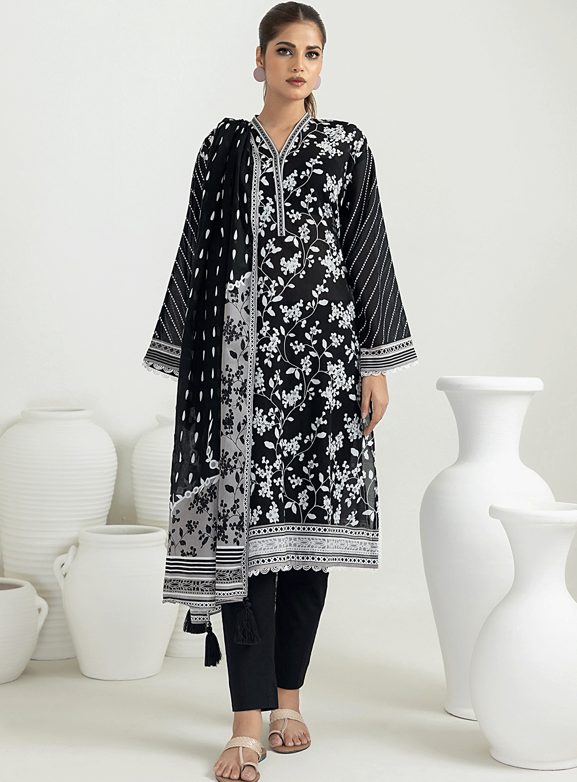 Lakhany By LSM Printed Lawn Stitched 3 Piece Suit - LG-SR-0151