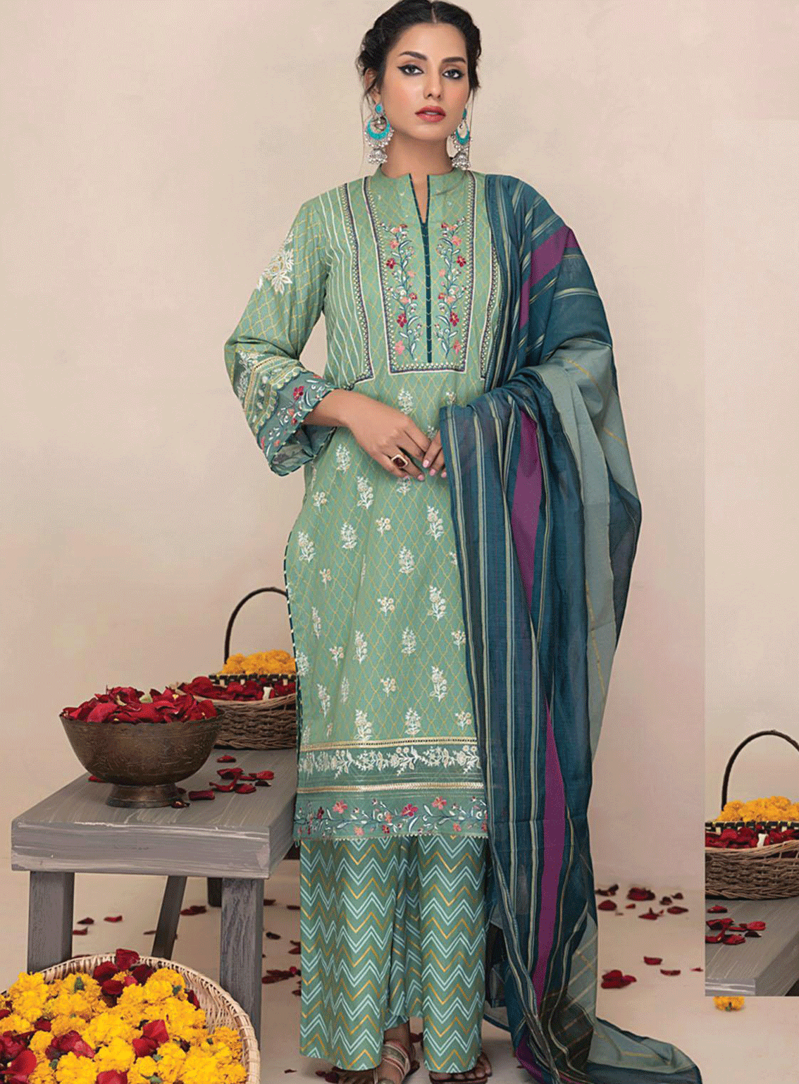 Lakhany Embroidered Lawn Unstitched 3 Piece Suit - LSM23SS LG-EA-0345