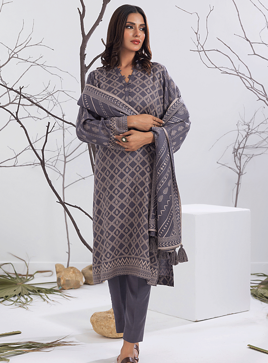 Lakhany Printed Cashmi Vool Unstitched 3 Piece Suit - LSM23CV LG-RM-0028-C