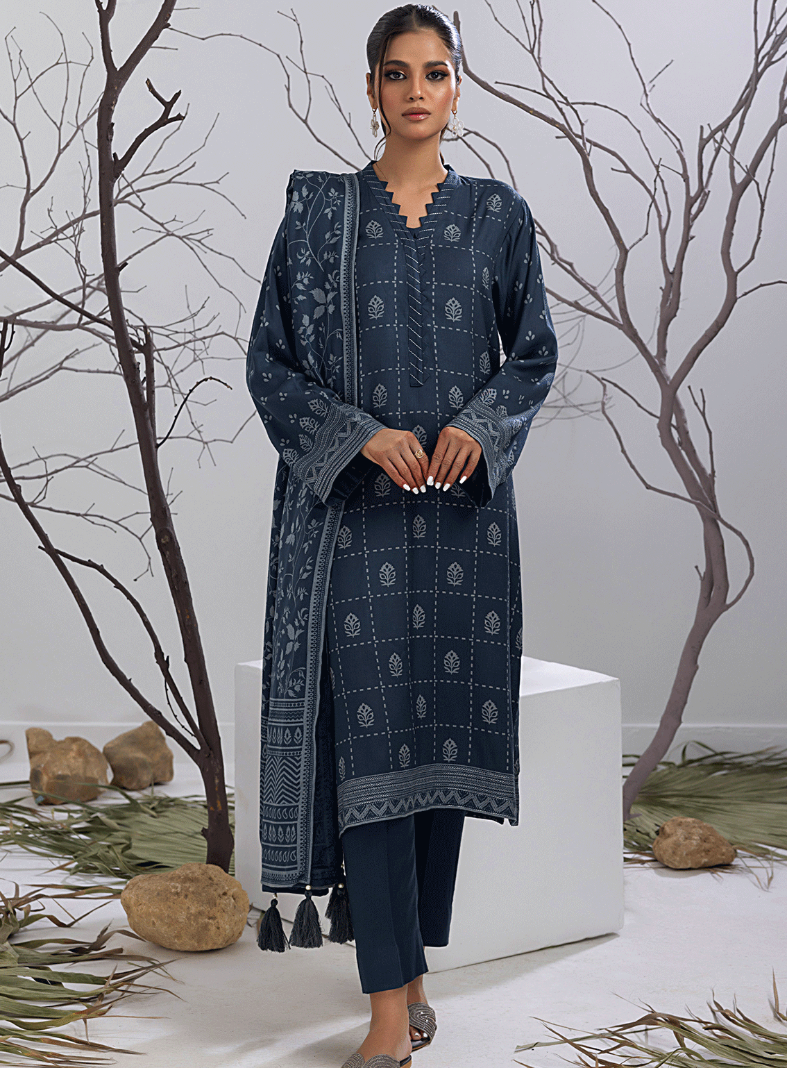 Lakhany Printed Cashmi Vool Unstitched 3 Piece Suit - LSM23CV LG-SR-0152-B