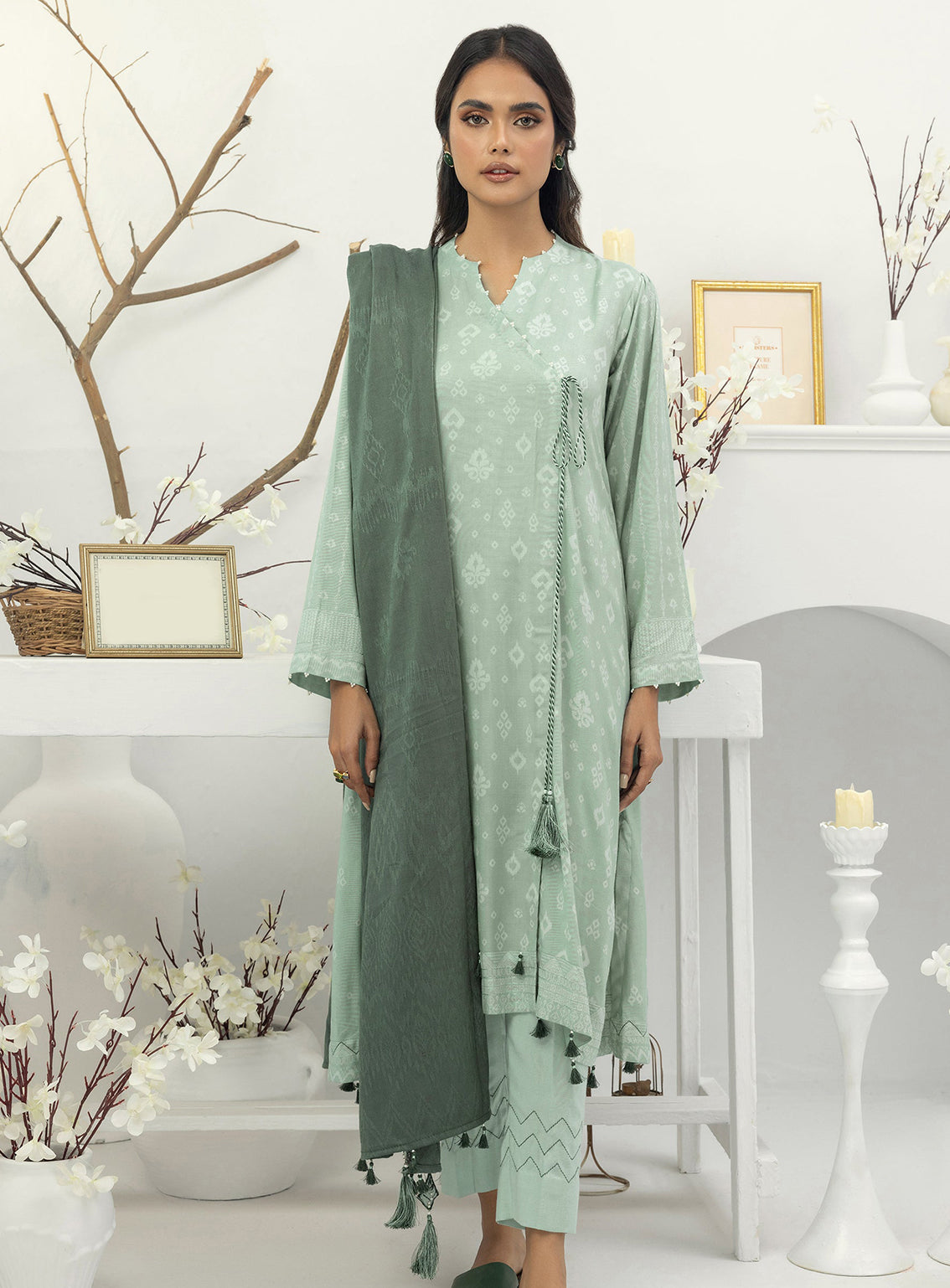 Lakhany Printed Pashmina Unstitched 3 Piece Suit - 71B
