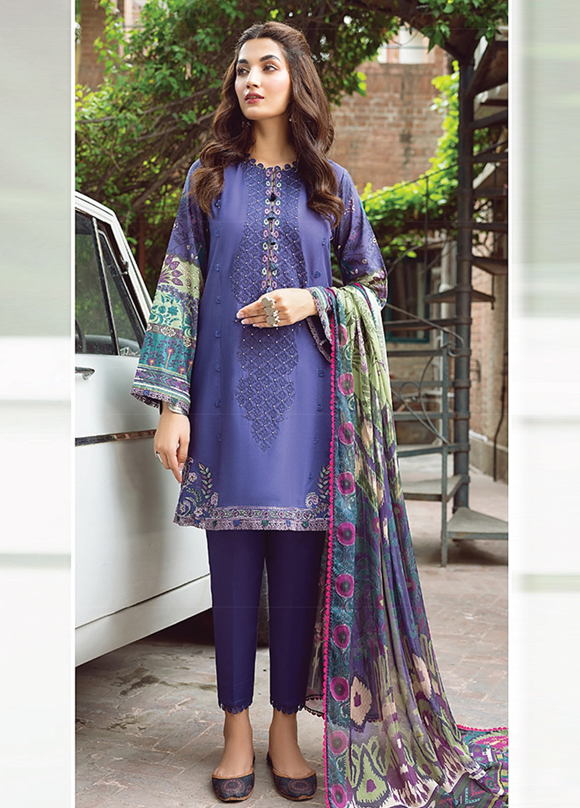 D#10 Jazmin Iris Emb Lawn Collection 223