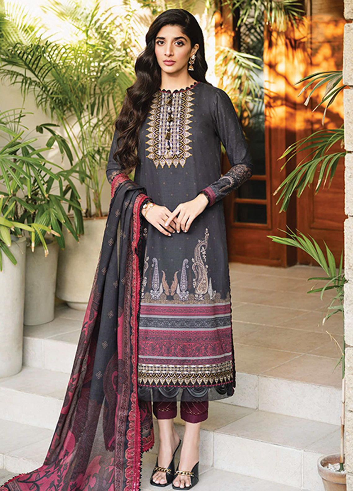 D#32 Asim Jofa Rania Emb Collection 223