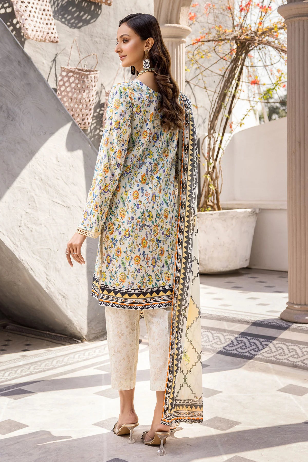 D#3709 Motifz Rang Digital Printed Lawn Collection 323