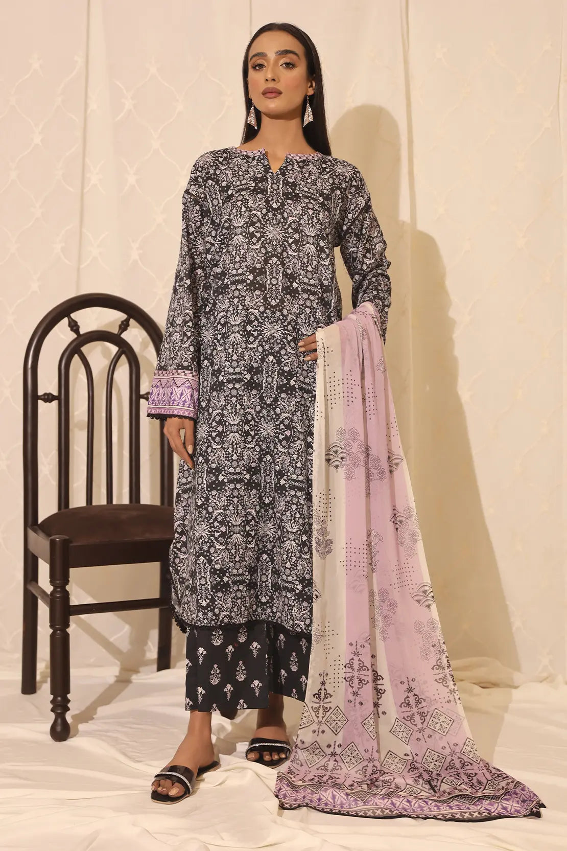 D#7767 Rashid Petal Digital Printed Lawn Collection 323