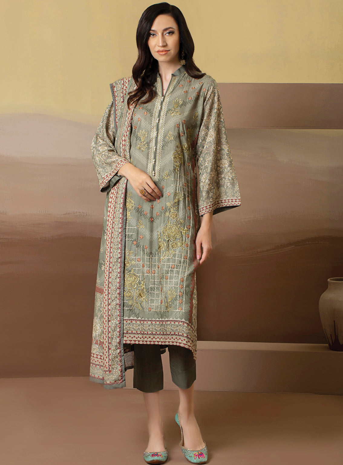 Rashid Textile Embroidered Karandi Unstitched 3 Piece Suit - 8215