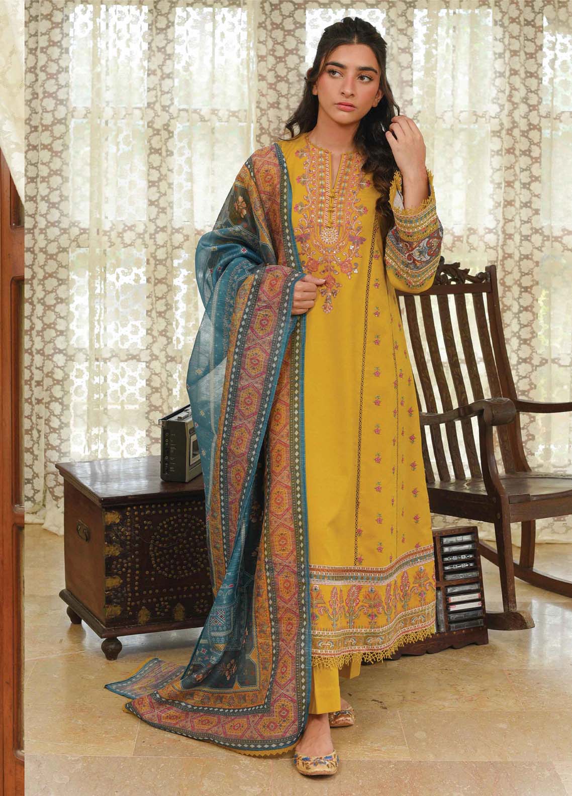 D#05 Qalamkar Qline Emb Linen Winter Collection 922