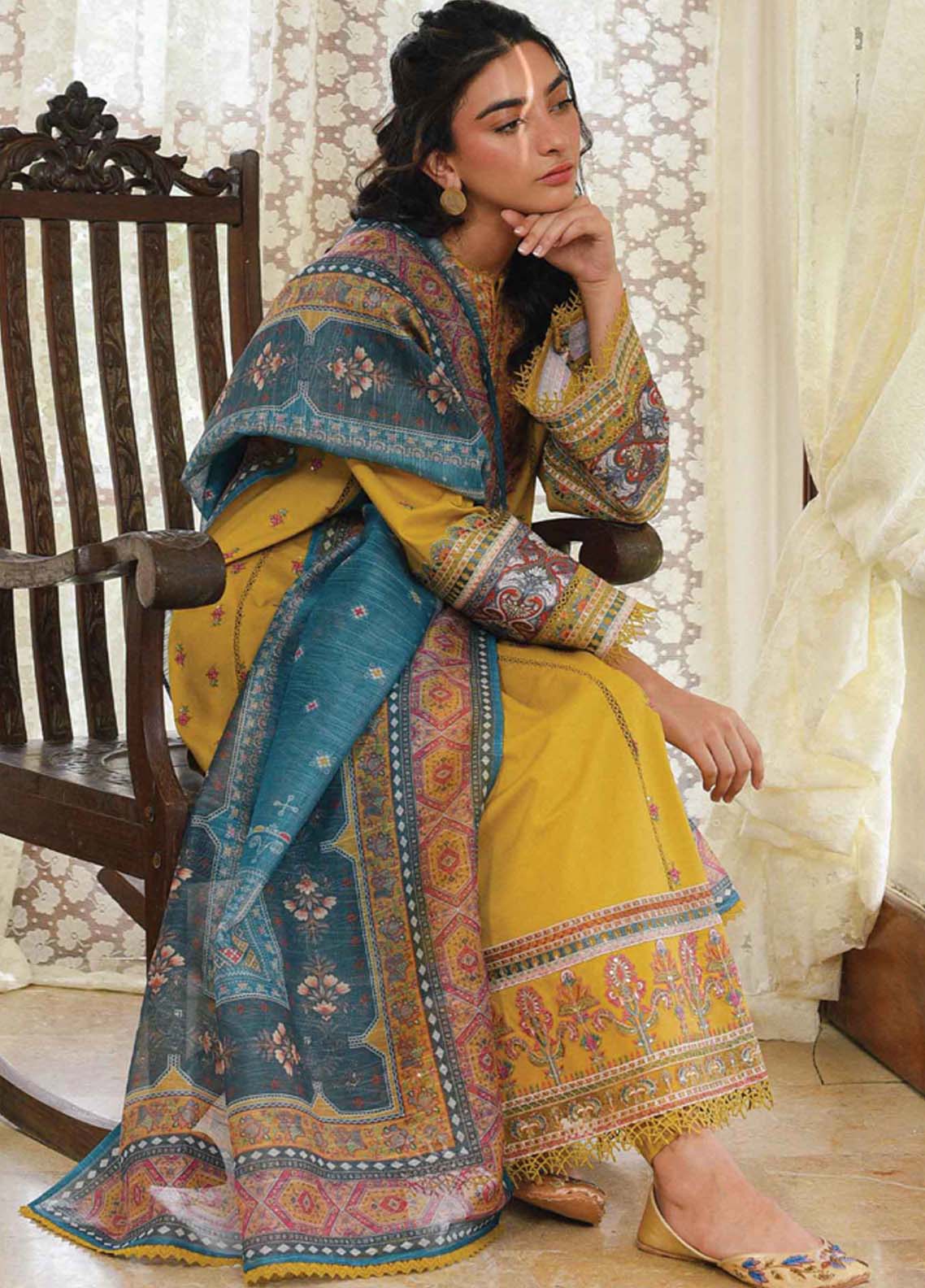 D#05 Qalamkar Qline Emb Linen Winter Collection 922
