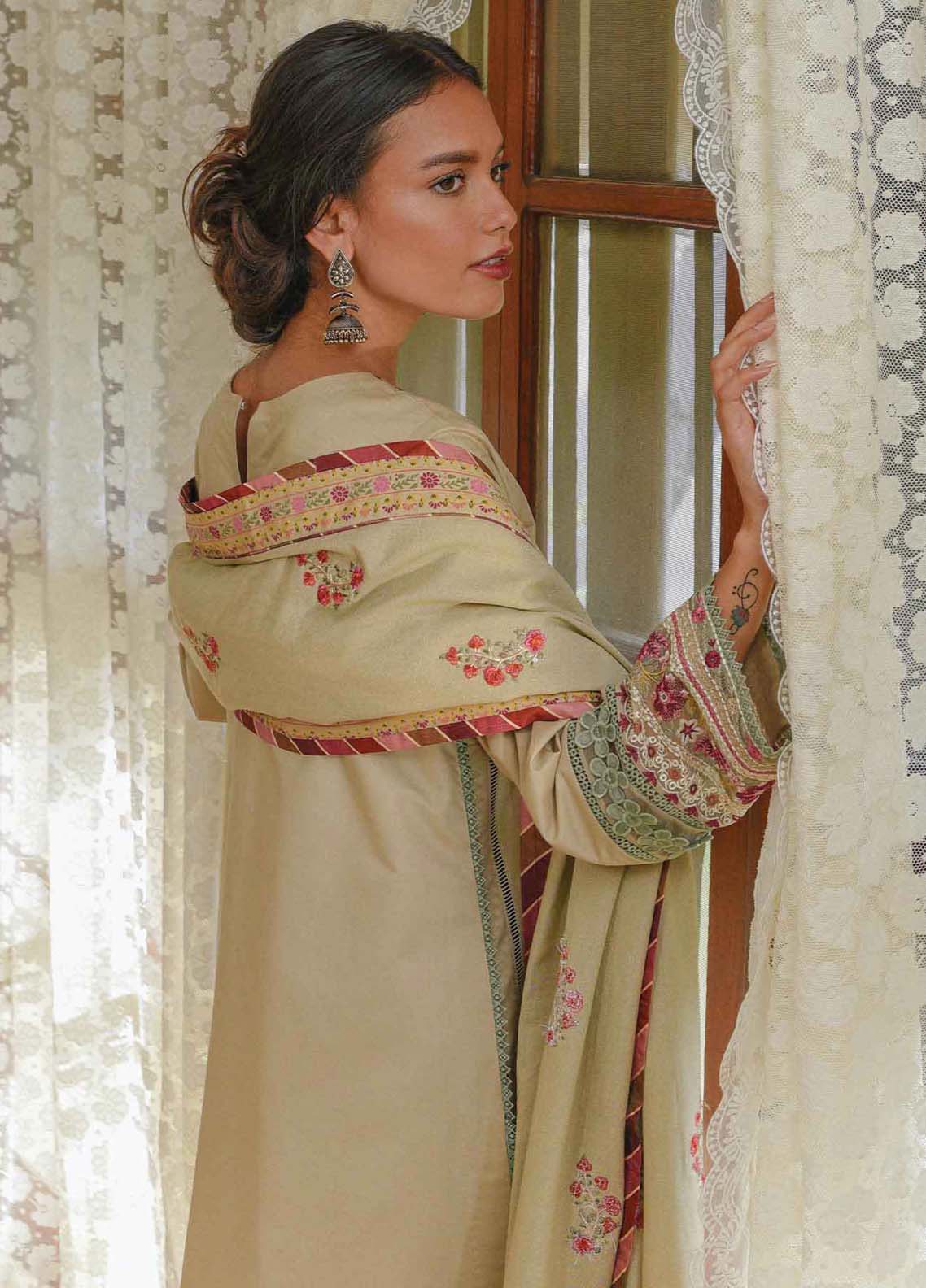 D#09 Qalamkar Qline Emb Linen Winter Collection 922