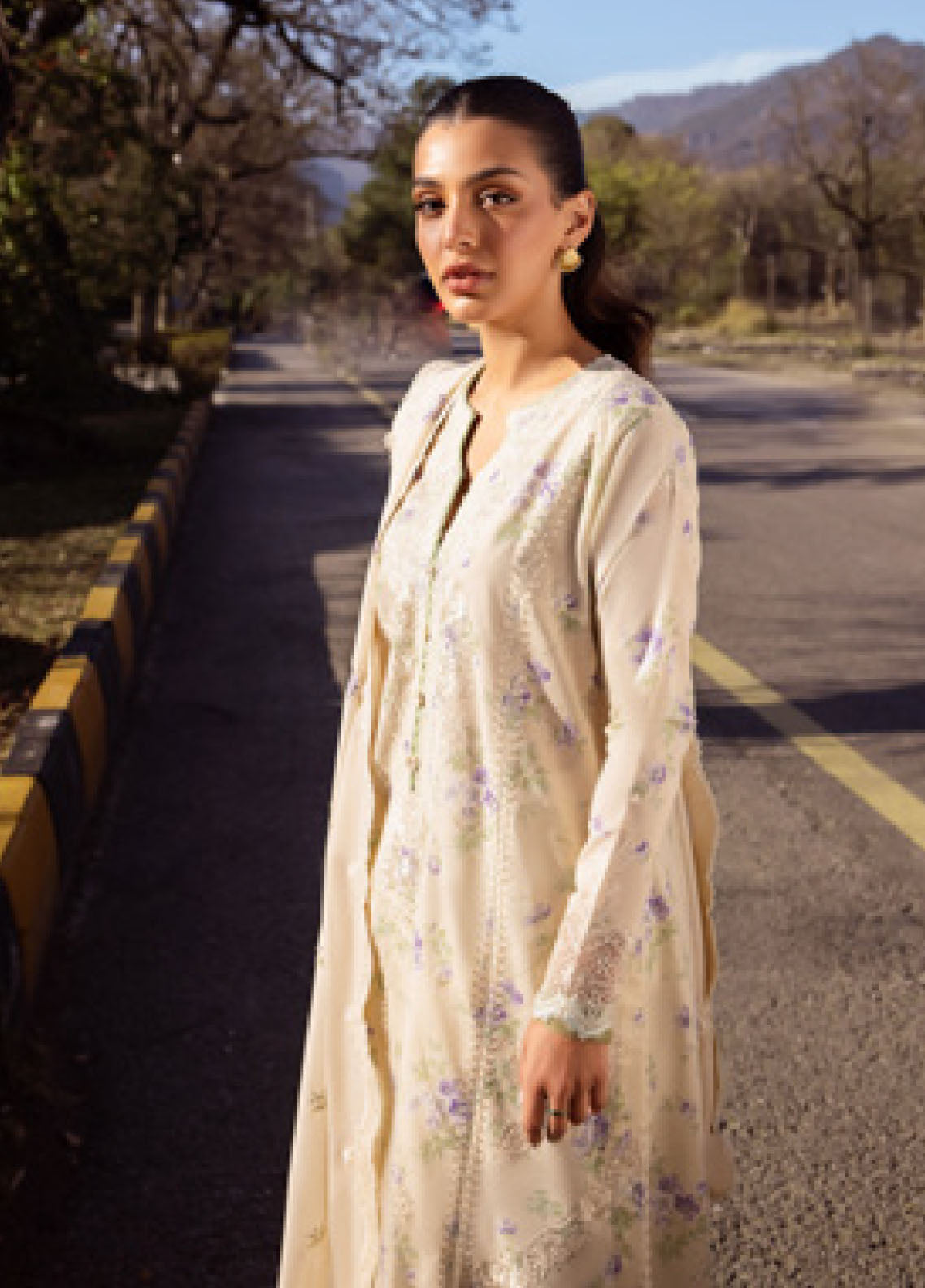 Zaha By Khadija Shah Embroidered Lawn 3 Piece Unstitched Suit ZH24EL D-4B